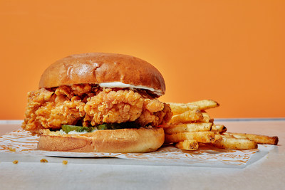 Popeyes® Brings the Chicken Sandwich That Broke the Internet to Canada (CNW Group/Popeyes® Canada)