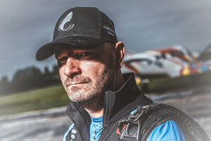 Récord mundial de salto en paracaídas en beneficio de los refugiados climáticos