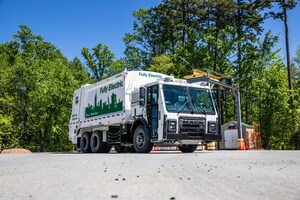 Mack® LR Electric to Begin Production in 2021