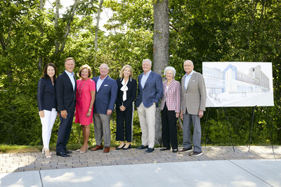 Pilot Company and the Haslam family have donated $5 million to East Tennessee Children’s Hospital to renovate the Emergency Department at the hospital’s main campus on Clinch Avenue in downtown Knoxville. Pictured from left with a rendering of the new ED: Crissy and Bill Haslam; Ann and Steve Bailey; Dee and Jimmy Haslam; and Natalie and Jim Haslam.