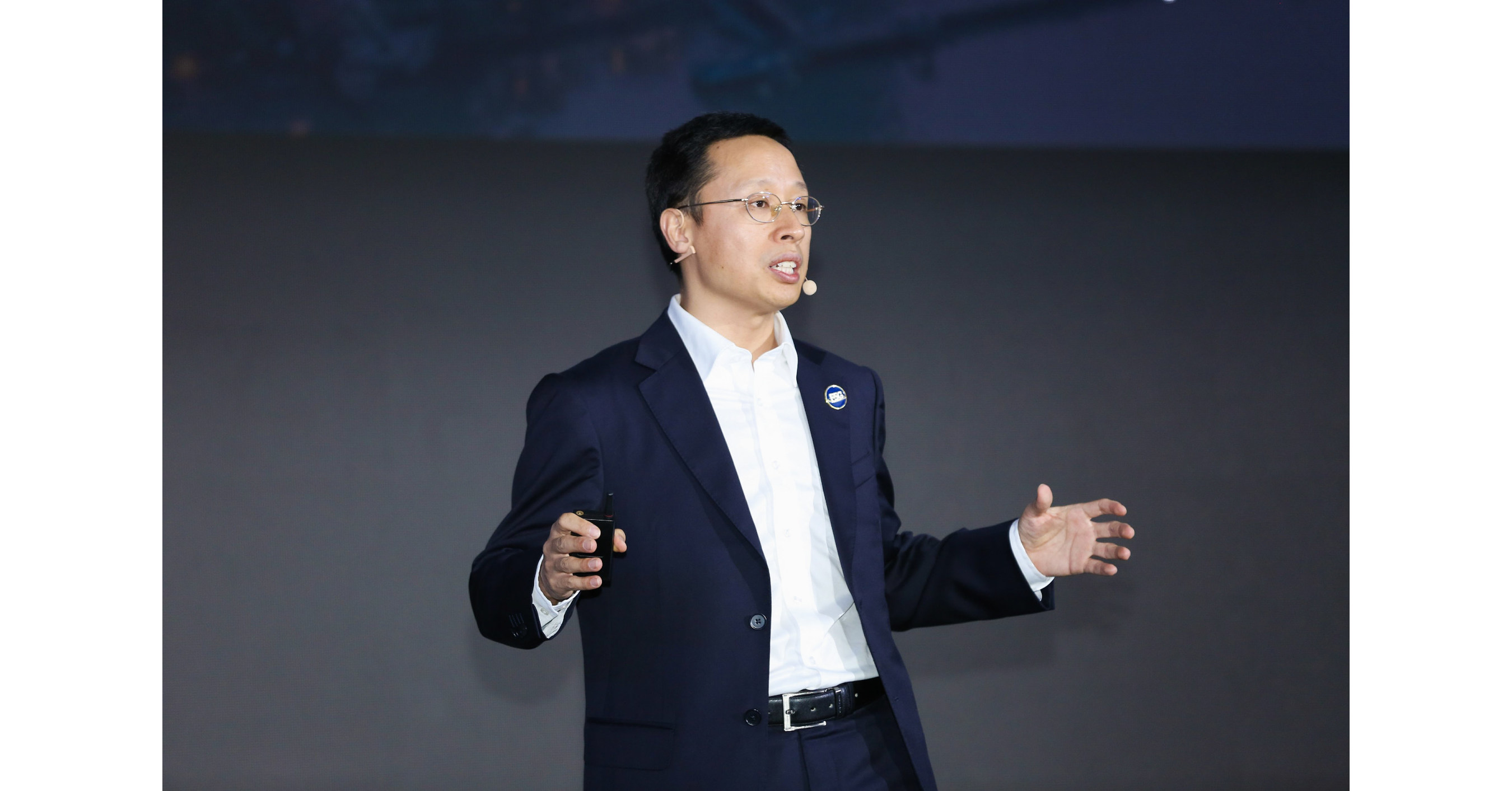 Huawei Unveils Huawei OptiXstar S892E Campus Optical Terminal and New