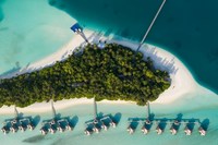 Descubra a experiência de uma villa sobre a água no Conrad Maldives Rangali Island (PRNewsfoto/Hilton)