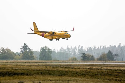 The first CC-295 lands at 19 Wing, Canadian Forces Base Comox, in British Columbia on Sept. 17  / Copyright Garry Walker - all rights reserved. (CNW Group/Airbus)