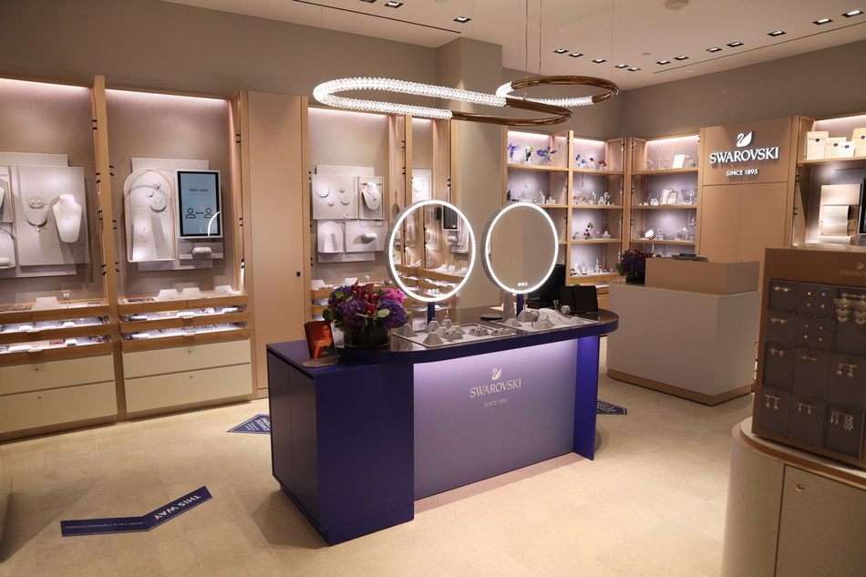 Swarovski Unveils First Canadian Crystal Studio Retail Location at CF