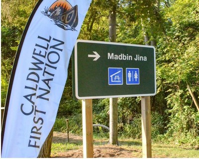 La Première nation de Caldwell et le parc national de la Pointe-Pelée dévoilent le nouveau nom de l'aire de fréquentation diurne existante : Madbin Jina, qui signifie " s'asseoir un instant "
Source: Parcs Canada (Groupe CNW/Parcs Canada)