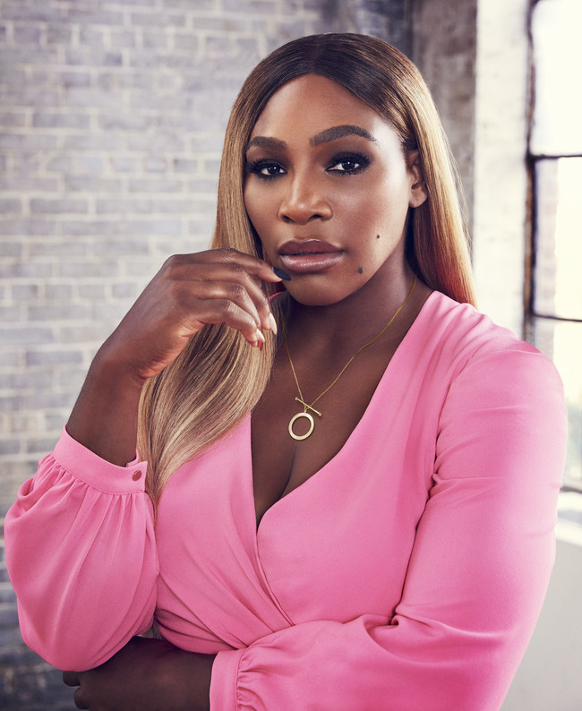 Serena Williams Wearing Unstoppable Necklace in 14K Yellow Gold