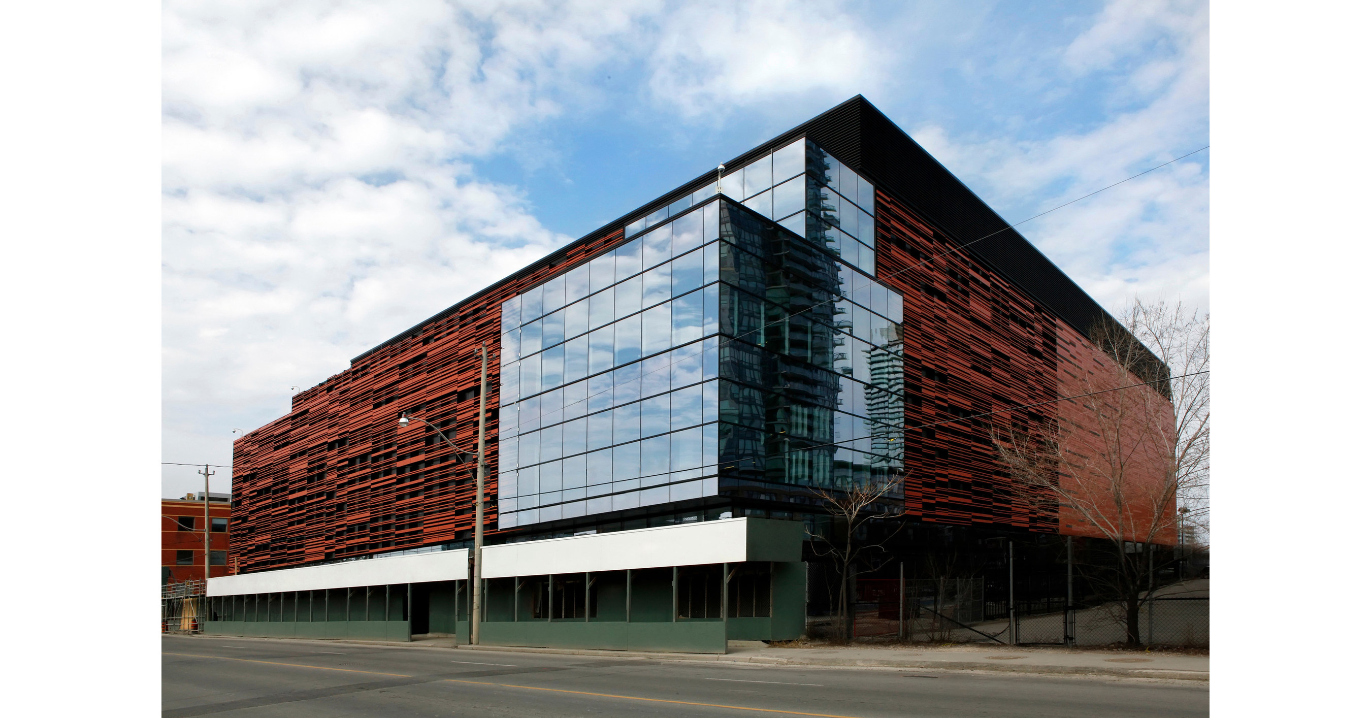 Equinix Completes US780 Million Acquisition of 13 Bell Data Centers in Canada