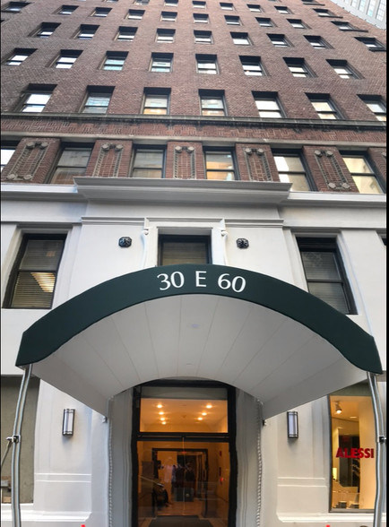 An exterior view of I Love Hearing's Manhattan location.