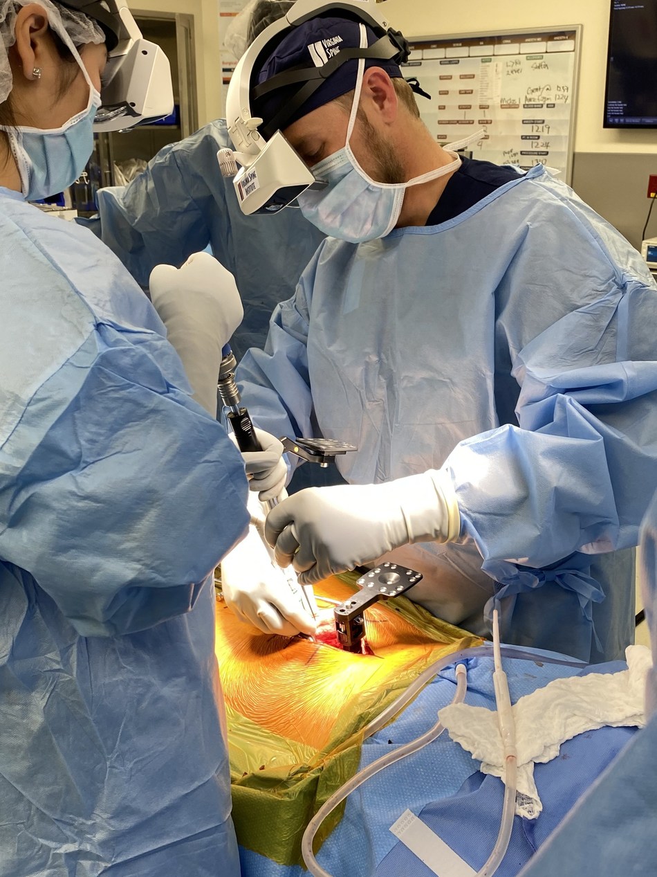 Virginia Spine Surgeon Performs 1st Augmented Reality Spinal Surgery In