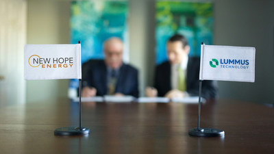 Lummus and New Hope CEOs signing agreement