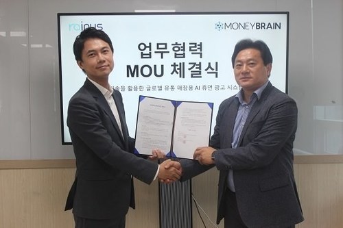 Left: Jang Se-young (CEO of Moneybrain) Right: Hyun Hak Kim (CEO of Rainus)