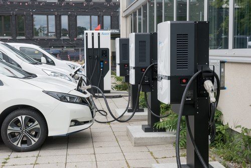 Delta collaborates with Brandenburgische Technische Universität (BTU) on an on-site proof-of-concept smart grid, which includes the installation of Ultra Fast EV chargers and vehicle-to-grid (V2G) bi-directional EV chargers.