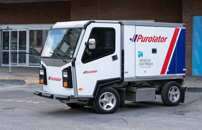 Les vhicules  basse vitesse de Purolator sont cologiques et occupent la moiti de l'espace d'un camion de livraison de taille standard, rendant plus efficace la livraison dans les secteurs achalands o l'espace de stationnement est limit. (Groupe CNW/Purolator Inc.)