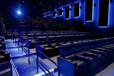 The Island 16 Showcase Cinema de Lux in Holtsville, NY, is one of the theaters Showcase Cinemas is re-opening in New York on 10/23 under the ‘Be Showcase Safe’ health and safety program.