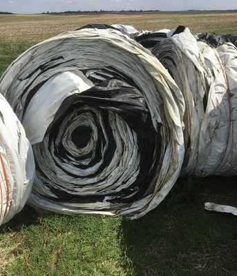 Empty grain bags rolled and ready to be recycled. - Cleanfarms photo (CNW Group/CleanFARMS Inc.)