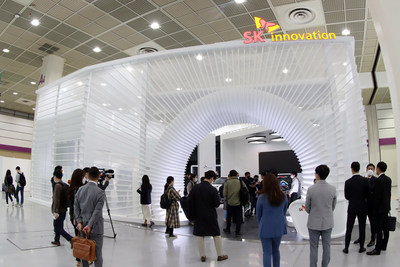 SK Innovation sets up a booth at ‘InterBattery2020’ held in Seoul, Korea from October 21-23 to showcase its innovative technologies under the theme of "SAFER THAN EVER, FAST THAN EVER, LONGER THAN EVER."
