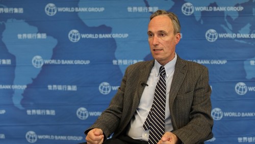 World Bank country director for China Martin Raiser says China’s post-pandemic economic recovery could offer a lesson for its next five-year plan. [Photo/chinadaily.com.cn]