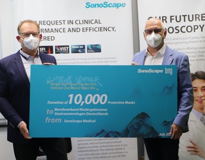 Mr Loibl, representing BNG (right) and Mr Wellmann, CEO of EndoSave (left) holding the ceremony sign, posing for photos that record one of the many moments of trust and mutual support.