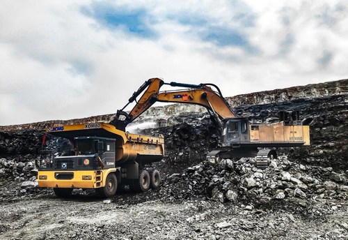 XCMG XDM80 Is In Use at Mining Construction Site.