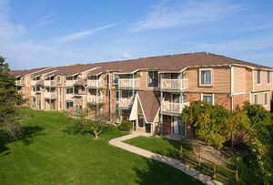 Walker &amp; Dunlop Provides Financing for Newly Renovated, 1,155-Unit Multifamily Property Near Chicago, Illinois