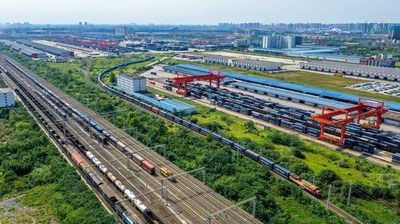 The China-Europe freight trains departing from Chengdu's Qingbaijiang district