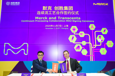 From left to right: Frank Ye, Chief Operating Officer of Transcenta; Ian Carmichael, Vice President and Head of BioProcessing China, Life Science business of Merck (PRNewsfoto/默克)