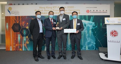 David KWOK (second from left), Fellow Certified Banker, Honorary Secretary, HKIB, presents the Hong Kong ICT Awards 2020: FinTech Grand Award and the Gold Award (Regulatory Technology and Risk Management) to Fano Labs Ltd.