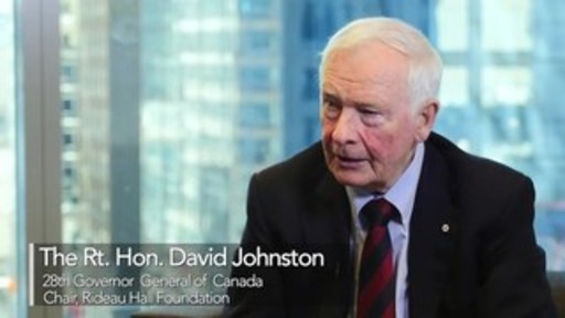 Regardez le très honorable David Johnston, 28e gouverneur général, discuter des compétences pour l’innovation.