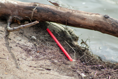 We are contributing close to $2.3M to 16 scientific research projects on the impacts of plastic pollution. (CNW Group/Environment and Climate Change Canada)