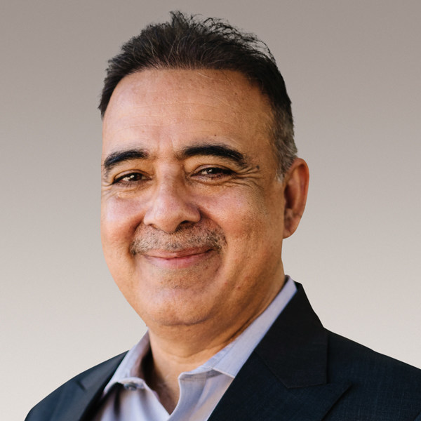 Dinesh Arora, Chief Technology Officer CareerBuilder Dinesh Arora, Chief Technology Officer CareerBuilder