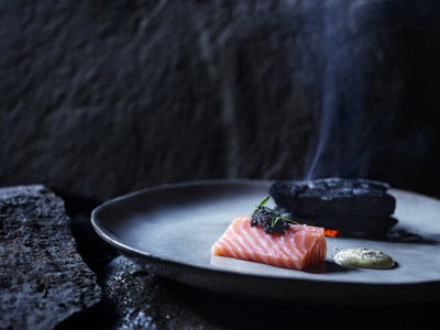 Hiddenfjord is a global pioneer of stress-free harvesting in the open seas around the Faroe Islands, preserving their salmon's great taste and firm texture. No antibiotics or hormones are used, and all Hiddenfjord Atlantic salmon products are GLOBALG.A.P-certified.
