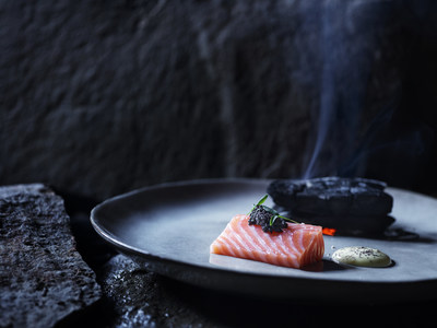 Hiddenfjord is a global pioneer of stress-free harvesting in the open seas around the Faroe Islands, preserving their salmon's great taste and firm texture. No antibiotics or hormones are used, and all Hiddenfjord Atlantic salmon products are GLOBALG.A.P-certified. 