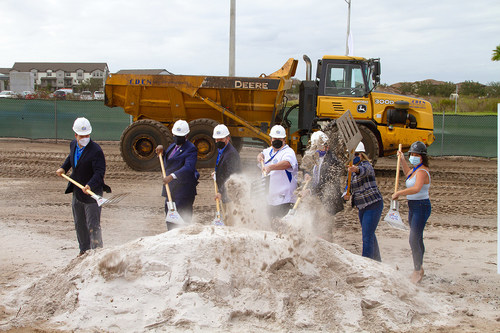 It’s official! White Castle®, home of The Original Slider® and America’s first fast-food hamburger chain, broke ground and began construction today on its Orlando location. The site will be the largest free-standing White Castle in the world. The family-owned business, founded in 1921, has been satisfying cravings for more than 99 years. Located in southwest Orlando at Unicorp’s $1 billion The Village at O-Town West mixed-use development, White Castle expects to open by Spring 2021.