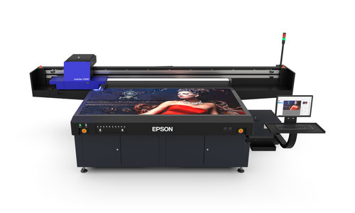 The SureColor V7000 UV flatbed printer is a flexible, reliable, entry-level flatbed solution for printing outstanding-quality outdoor signage, promotional goods and more.