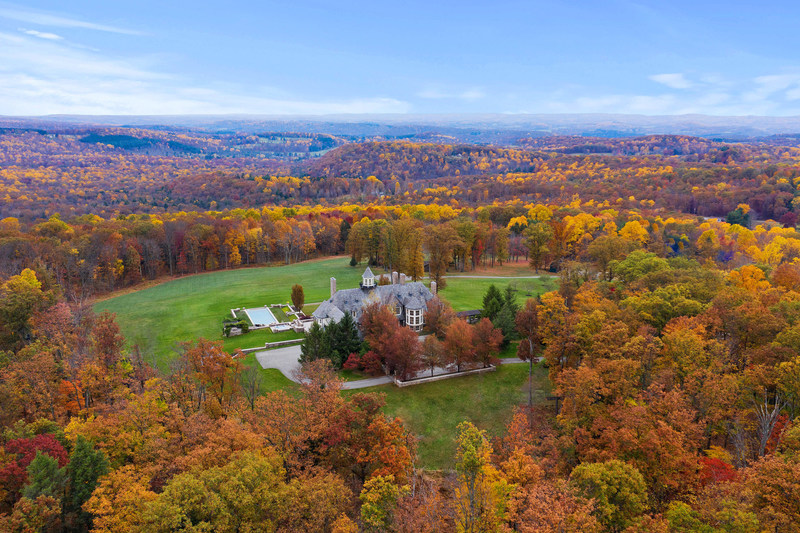 Premier Estate in Ligonier, PA Hits Market & Heads Straight to Luxury