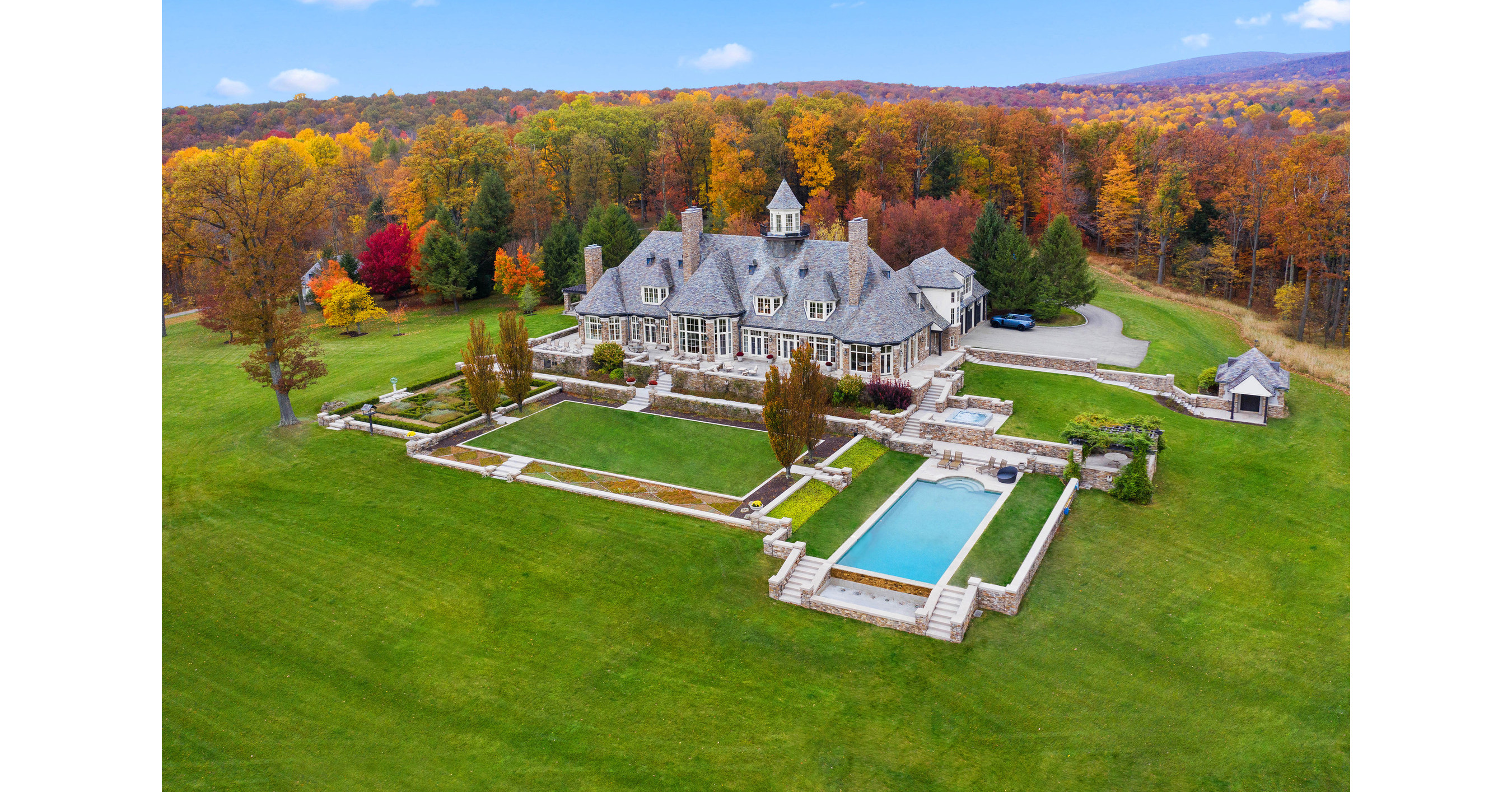 Premier Estate in Ligonier, PA Hits Market & Heads Straight to Luxury