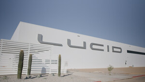 Lucid Motors termine la construction de la toute nouvelle et première usine de véhicules électriques en Amérique du Nord; le processus de mise en service est en cours et la production du Lucid Air devrait commencer au printemps 2021