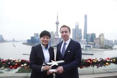 (Left) Janet Mi, Chief Representative China, Lufthansa Cargo AG & Christopher Pollard, CEO of DB Schenker Greater China