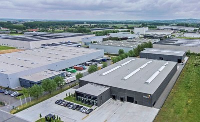 A LyondellBasell e a SUEZ anunciaram em conjunto a aquisição da TIVACO, uma empresa de reciclagem de plásticos localizada em Blandain, Bélgica. A aquisição aumentará a capacidade de produção de materiais reciclados na joint venture existente de reciclagem de plásticos 50/50 das empresas, Quality Circular Polymers (QCP).