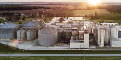 Benson Hill, a food tech company unlocking nature’s genetic diversity with its leading food innovation engine, announced today a collaboration with family-owned Rose Acre Farms to optimize its soybean processing capacity in Seymour, Indiana, and build out the supply chain for Benson Hill’s high-protein, high-oleic, low anti-nutrient soybeans.