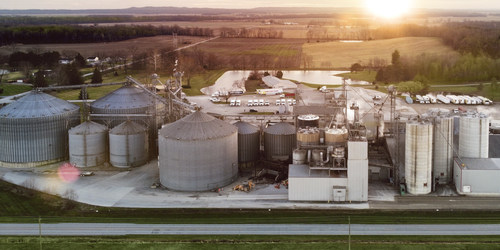 Benson Hill, a food tech company unlocking nature’s genetic diversity with its leading food innovation engine, announced today a collaboration with family-owned Rose Acre Farms to optimize its soybean processing capacity in Seymour, Indiana, and build out the supply chain for Benson Hill’s high-protein, high-oleic, low anti-nutrient soybeans.