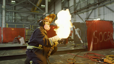 Seaspan Shipyards provides $300,000 investment to Let's Talk Science for a three-year commitment to support the roll-out of new Kindergarten–Grade 12 programming across Canada designed to educate and inspire youth about STEM careers in the marine and shipbuilding industries. (CNW Group/Seaspan Shipyards)