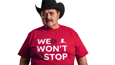 Fanny Lu, Los Huracanes del Norte, Dr. Cesar Lozano, entre otros presentaron la camiseta "We Won’t Stop" a los donantes mensuales.
