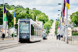 La solution Conduent Seamless® Transportation System permet désormais aux usagers de Tours Métropole Val de Loire d'utiliser leur smartphone pour le paiement sans contact dans les transports
