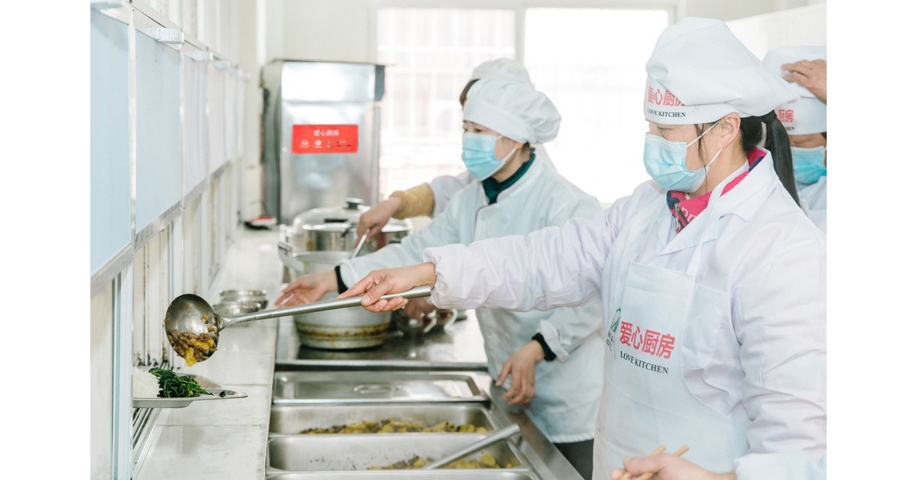 Yum China Donates Modern Kitchen Equipment to Rural Schools in Hubei Province