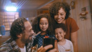 Campanha interativa da HughesNet conecta crianças e Papai Noel