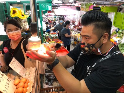Hong Kong celebrity chef Christian Yang led an online foodie tour to promote Hong Kong’s local dining culture to overseas media.