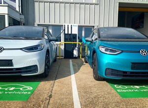 Delta ed ElectrAssure forniscono a Volkswagen UK Ltd una soluzione di ricarica Ultra-fast per veicoli elettrici per il suo centro di distribuzione e di ispezioni pre-consegna (PDI)