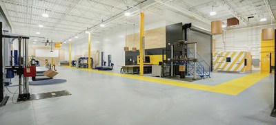 Laboratoire d'innovation d'Emballage CARTIER, le plus grand et le plus complet ddi  l'optimisation d'emballage au Canada. (Groupe CNW/CARTIER)