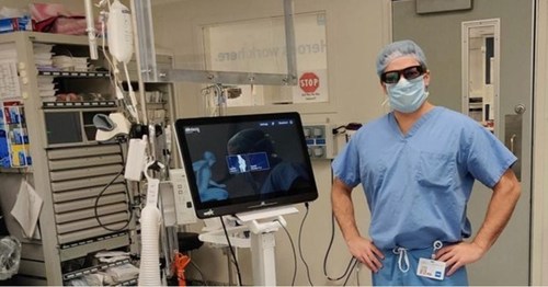 Vuzix Blade Aids Industry’s First Augmented Reality Smart Glasses-Based Total Knee Replacement Surgery in the U.S. (PRNewsfoto/Vuzix Corporation)